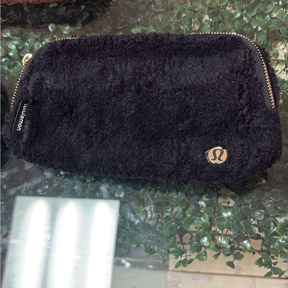Lululemon Athletica Black Fleece Cosmetic Case